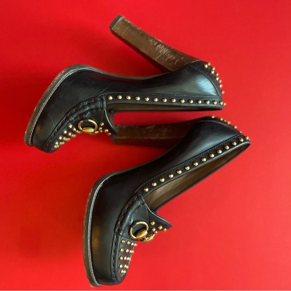 Gucci Shoes - Gucci Betis Glamour Studded Pumps in Black 🖤